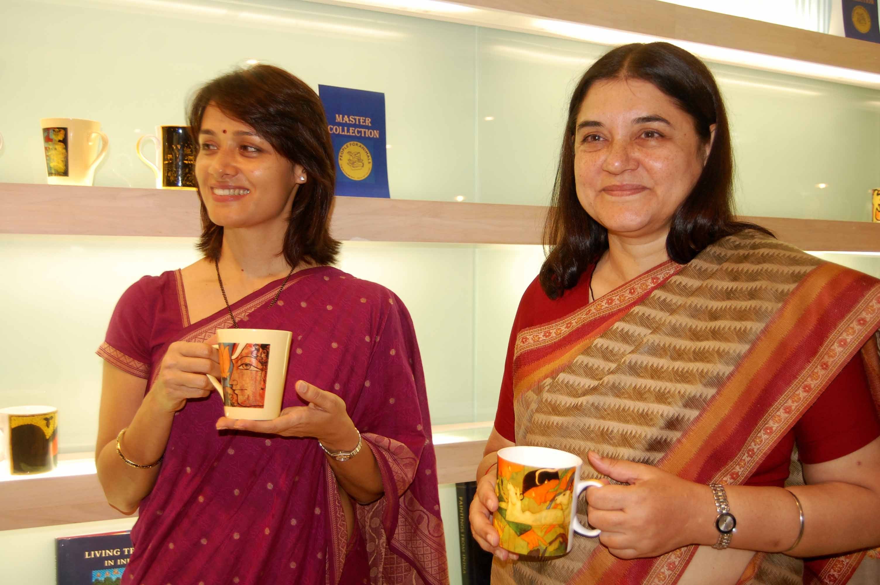 Amala Akkineni and Maneka Gandhi at a painting exhibition - Photos | Picture 102021